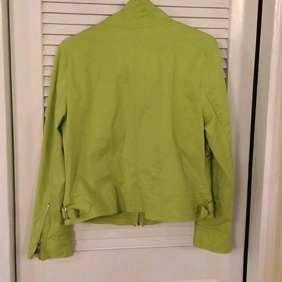 Lime green jacket with hand painted pocket details - Picture 4 of 4